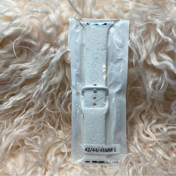 Cute Snail Themed Engraved 42/44/45mm L Apple Watch Band Strap Replacement White - Picture 1 of 4